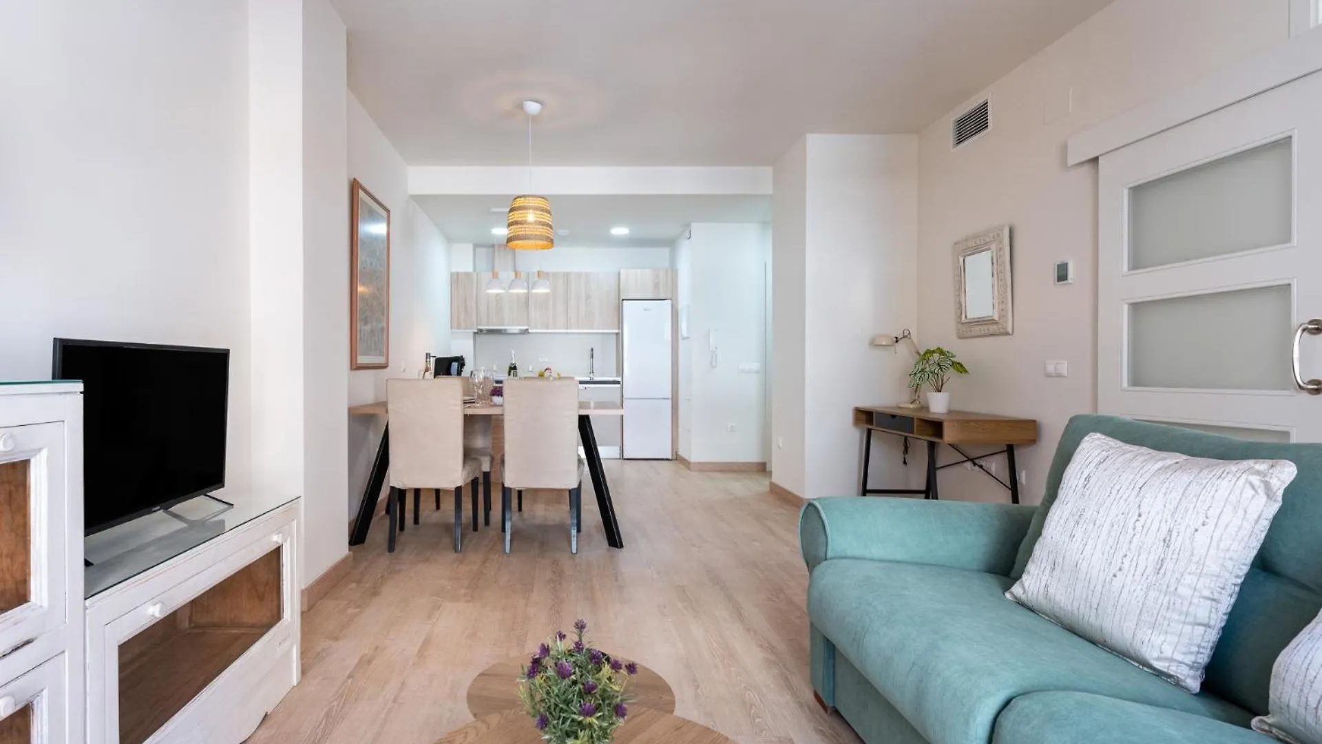 Malagasuite Comfortable Home Apartments  מאלגה